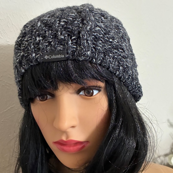 Columbia Women's Gray Knit Beanie. Totally cute - nice shape. Fun & casual - Picture 1 of 2